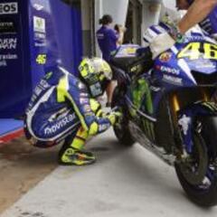 Rossi: "Creo que Stoner quiere volver a las carreras"