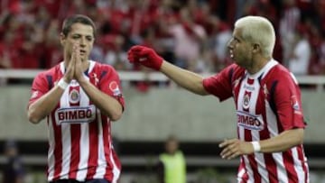 Javier Hernández 'Chicharito' celebra un gol con el Chivas Guadalajara en 2010.