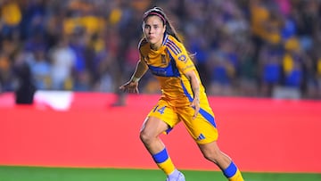 Lizbeth Ovalle celebrates her goal 1-0 of Tigres during the Quarter-Finals first leg match between Tigres UANL and Monterrey as part of the Torneo Clausura 2025, Liga MX Femenil at BBVA Bancomer Stadium on April 25, 2025 in Monterrey, Nuevo Leon, Mexico.