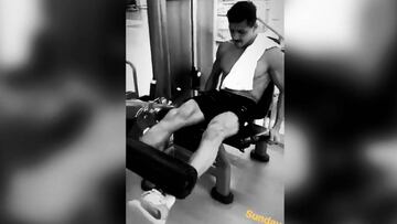 Alexis mostró su rutina de ejercicios para superar la lesión