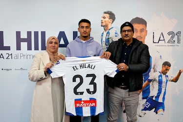 Felipe VI felicita a Omar El Hilali por el temporadón del Espanyol