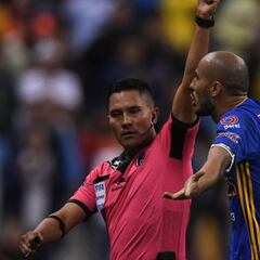 Fernando Guerrero y el VAR cortan jugada de gol para Tigres