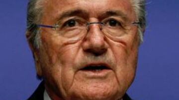 EN EL PUNTO DE MIRA. Joseph Blatter y la FIFA está recibiendo críticas de medio mundo por las sospechas de corrupción generalizada en el seno del organismo que gobierna el fútbol.