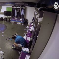 La soledad final de Bale en el descanso de Kiev: salió el último...