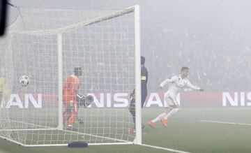 06/03/18 - En el Parque de lso Príncipes frente PSG superando a Yuri y Thiago Silva