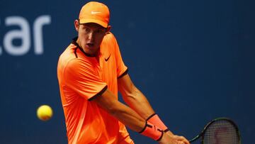 Santiago, 18 de octubre de 2016.
El Tenista de Chile, Nicolas Jarry, le pega a la bola durante el ATP CHALLENGER TOUR disputado en Santiago.
Sergio PIña/Photosport