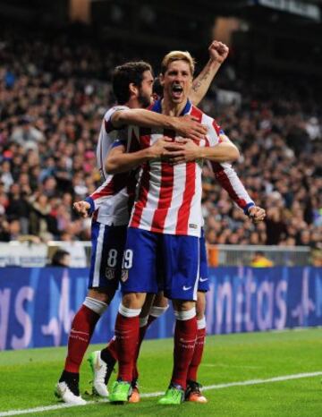 Fernando Torres celebra el 0-1.
