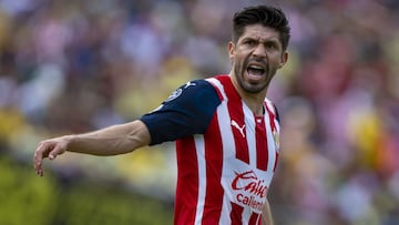 Oribe Peralta podría jugar en el futbol de El Salvador