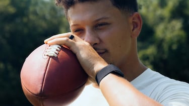 Qué es Whoop, la pulsera que Alcaraz no puede llevar en el Open de Australia de tenis