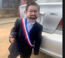 Un niño se disfrazó del Presidente Boric y las redes estallaron: la escena es viral en Chile