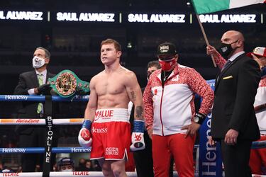 Canelo Álvarez tiene en mente tres peleas para el 2021