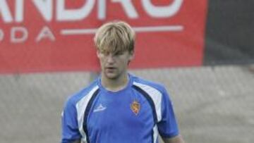 <b>GRAN MEJORÍA. </b>Loovens trabajó con balón y su presencia en Anoeta el domingo parece segura.