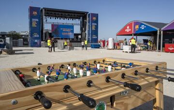 Ya están preparadas las Fan zones del Sevilla y Barça