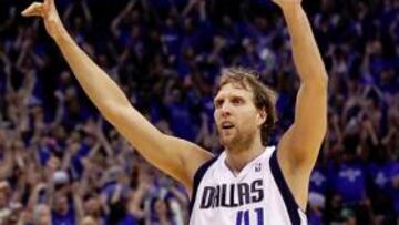 Nowitzki celebra el pase de Dallas a la final de la NBA.