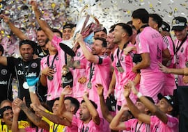 Campeones y leyendas