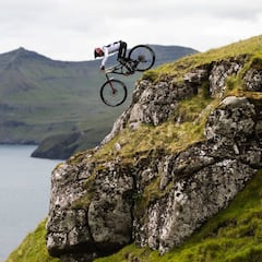 Las Islas Feroe ganan en espectacularidad si se recorren con Kilian Bron