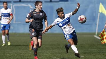 Mari Jos&eacute; con el bal&oacute;n en el partido ante el Zaragoza.