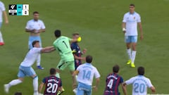 Es la agresión más salvaje en muchas décadas en España: un puñetazo intolerable de Andrada en el derbi