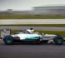 Mercedes pone en pista el W06, su nuevo monoplaza para 2015