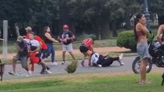 Bochorno internacional: hinchas de Colo Colo se pelean entre sí en Mendoza