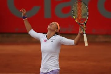 Mariana Duque es la Colombia que continua con vida en el certamen. Avanzó a segunda ronda tras vencer a Timea Babos [7] (HUN), número 89 del mundo, por 6-4, 6-7 (10) y 6-3.