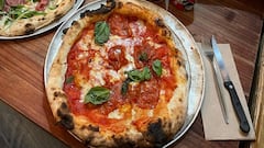 Una chef explica por qué hay que usar las tijeras y no la rueda al cortar la pizza