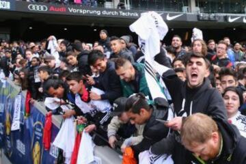 Aficionados durante el entrenamiento.