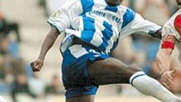 <b>MARCÓ. </b>Thiaw cumplió a la perfección con la labor de suplir a Bodipo y anotó el gol del empate del Alavés.