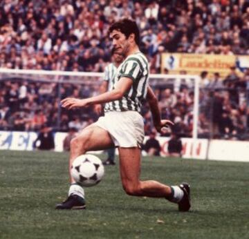 El que también fuera jugador del Real Madrid estuvo en el club bético en dos etapas diferentes: entre 1976 y 1985 y entre 1992 y 1995.