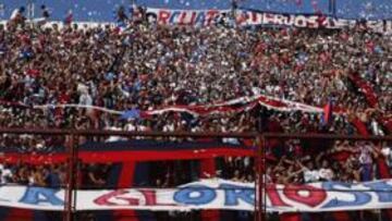<b>EXPECTANTES. </b>La afición de San Lorenzo confía en la salvación.