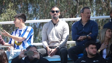 Futbol, Magallanes vs Santiago Morning.
Fecha 27, Liga de Ascenso 2025.
Ruud van Nistelrooy es fotografiado durante el partido de la liga de ascenso entre Magallanes contra Santiago Morning disputado en el estadio Municipal de San Bernardo en Santiago, Chile.
11/10/2025
Javier Dibiagio/Magallanes via Photosport
Football, Magallanes vs Santiago Morning.
27th turn, 2025 Promotion to first division league.
Ruud van Nistelrooy is pictured during Promotion to first division league match between Magallanes against Santiago Morning held at Municipal de San Bernardo stadium in Santiago, Chile.
11/10/2025
Javier Dibiagio/Magallanes via Photosport