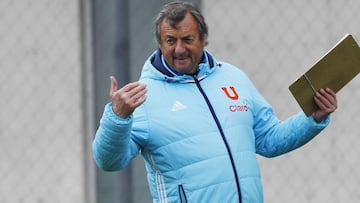 Futbol, entrenamiento de Universidad de Chile.
 El preparador f&iacute;sico de Universidad de Chile Luis Bonini es fotografiado durante la practica en el CDA de Santiago, Chile.
 12/09/2016
 Ramon Monroy/Photosport