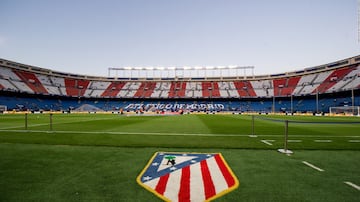 El Atlético no siempre radicó en el Vicente Calderón. Su primer estadio se encontraba en los alrededores del parque del Retiro, cerca del corazón de Madrid. En 1923, se mudaron al Estadio Metropolitano, ubicado en el noroeste de la capital, recinto en el que ganaron cinco ligas y en el que permanecieron hasta 1966, año en el que se cambiaron a orillas del río Manzanares. Esta temporada estrenarán el impresionante “Wanda Metropolitano”.