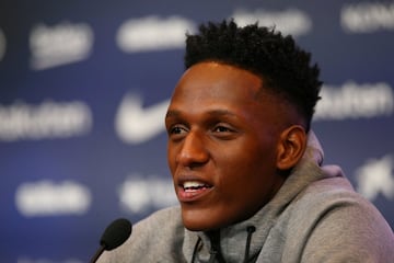 Yerry Mina presentado presentado en el Barcelona en el Camp Nou