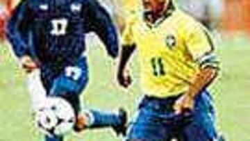 Romario prepara su vuelta a las canchas. (EFE)