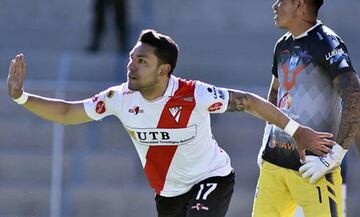 Algarañaz de 24 años disputará este año su primera edición de la Copa Libertadores. El delantero llega proveniente del Always Ready, club en el cual consiguió clasificar a la Copa Sudamericana.