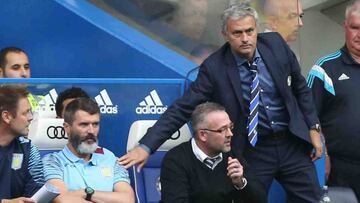 Roy Keane y Jos&eacute; Mourinho, durante un partido de Premier League en 2014.