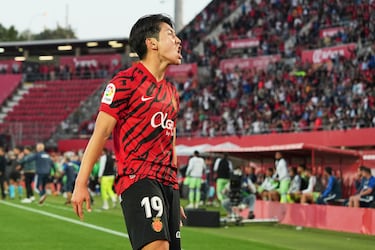 Talento surcoreano con clase y visión. En 2022, Kang-in Lee alcanzó su pico de mercado tras una campaña con crecimiento constante en el Mallorca. Su creatividad, goles y juventud atrajeron el interés de grandes clubes, y su valor llegó a los 22 millones antes de su traspaso al PSG.
