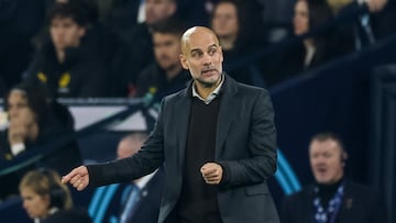 MANCHESTER (United Kingdom), 05/11/2025.- Manchester City's manager Pep Guardiola gestures during the UEFA Champions League league phase soccer match between Manchester City and Borussia Dortmund, in Manchester, Britain, 05 November 2025. (Liga de Campeones, Reino Unido) EFE/EPA/ADAM VAUGHAN