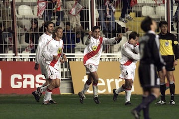 Míchel celebra su gol al Girondins en Vallecas de la mítica UEFA.