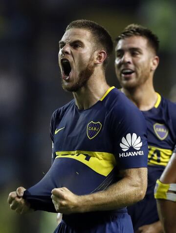 Buenos Aires, 27 enero 2018
SUPERLIGA
Boca Juniors vs Colon Sta Fe por la fecha 13 del Torneo en el Estadio La Bombonera.
Gol y festejo de Nahitan Nandez de Boca Juniors
Fotos Gustavo Ortiz