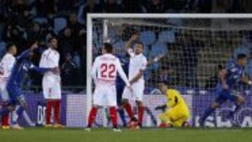 PRECEDENTE. Acción del empate del Getafe en el último partido de visitante del Sevilla.