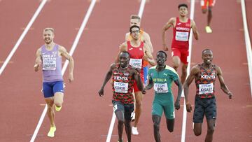 EUGENE, OREGON - JULY 21: Emmanuel Kipkurui Korir of Team Kenya, Peter Bol of Team Australia and Wyclife Kinyamal Kisasy of Team Kenya compete in the Men's 800m Semi-Final on day seven of the World Athletics Championships Oregon22 at Hayward Field on July 21, 2022 in Eugene, Oregon.   Steph Chambers/Getty Images/AFP
== FOR NEWSPAPERS, INTERNET, TELCOS & TELEVISION USE ONLY ==