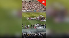 Marcelo Salas regresó al Monumental y así fue su saludo con los jugadores de Colo Colo