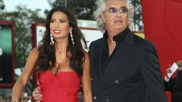 Briatore con su esposa.