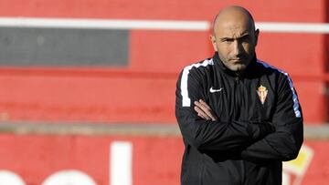 Abelardo durante el entrenamiento del Sporting.
