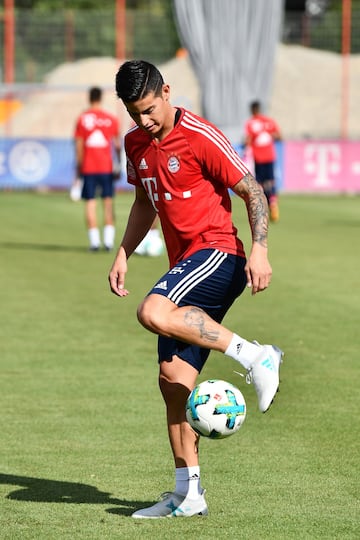 James y su primer entrenamiento en el Bayern