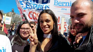 Rosario Dawson fue detenida por la policía tras una sentada frente al Congreso de Estados Unidos.