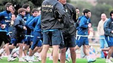 <b>PUESTA A PUNTO. </b>Gorosito, al frente del entrenamiento de los azulinos ayer en las instalaciones de Chapín.