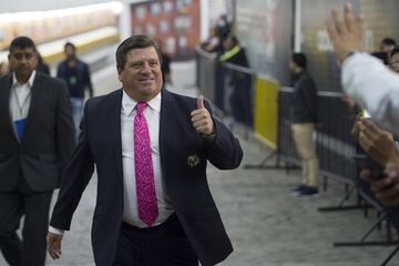 Así se vivió el ambiente previo al inicio del Clásico Nacional entre América y Chivas celebrado en el Estadio Azteca por la Jornada 10 de la Liga MX.